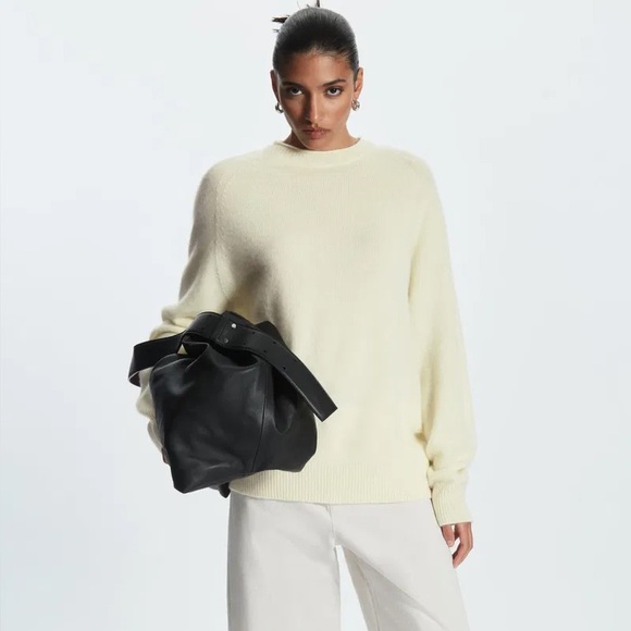 COS RELAXED-FIT PURE CASHMERE TOPSize M